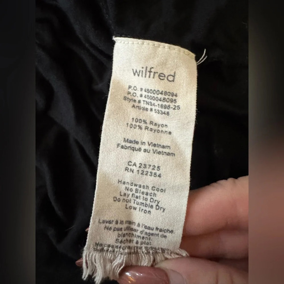 Aritzia Wilfred Black Peplum Tank - Picture 3 of 3